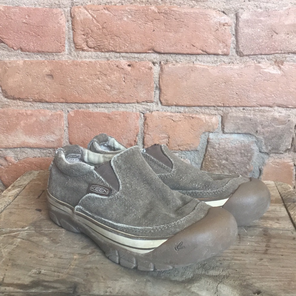 Keen slip on shoes